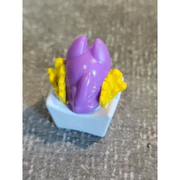 Purple cat kitten fries fry box toy figure - Picture 4 of 5